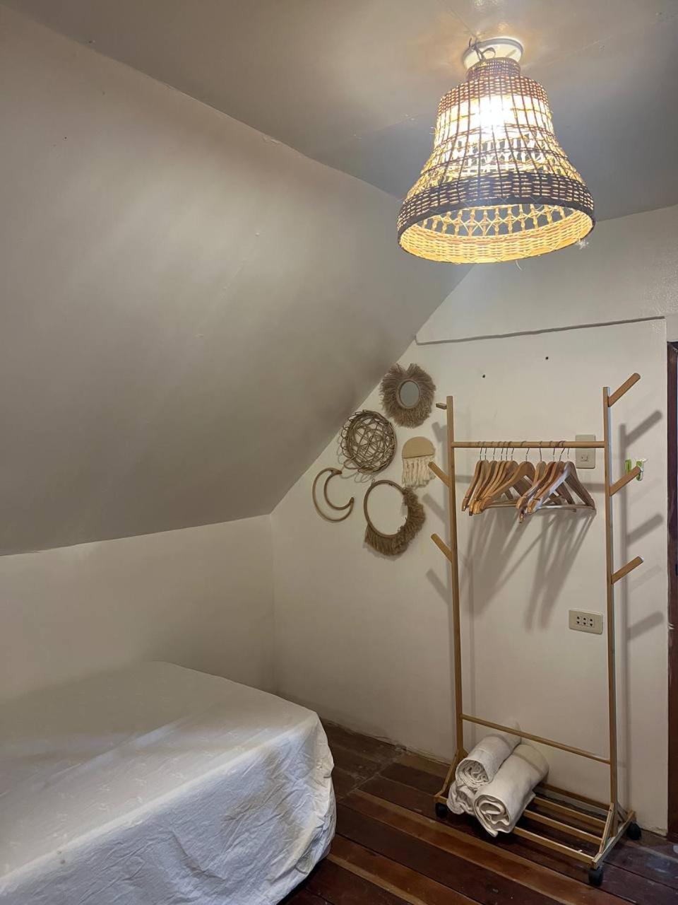 Balai Iao Homestay - Barkada Attic Studio Unit Генерал-Луна Экстерьер фото